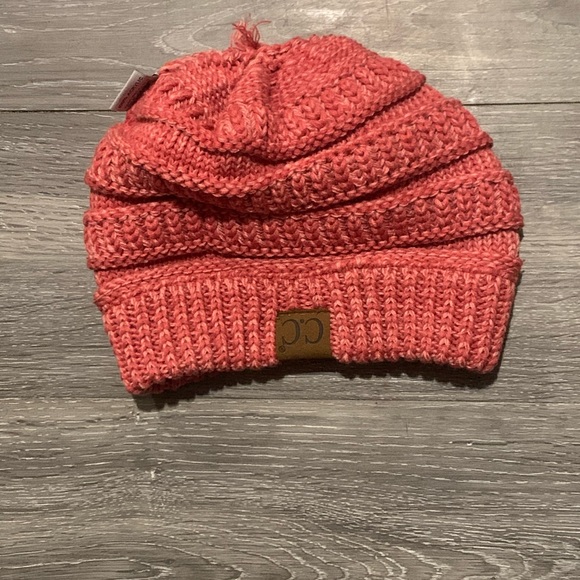C.C knit hat - Picture 4 of 6